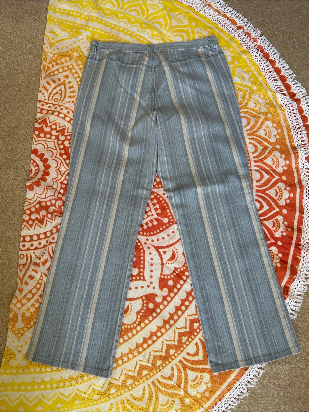 Vintage - New York & Company Light Blue / Ivory wide leg Jeans ๐ - Picture 2 of 15